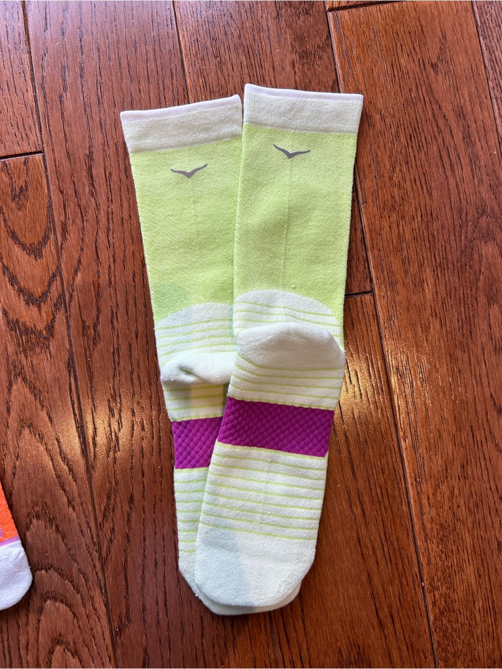 NWOT - Hoka Women's Athletic Crew Socks - 2 Pairs in Orange and Lime - Picture 4 of 5